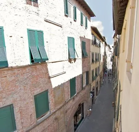 In Lucca\'s Historic Center, Italy ルッカ