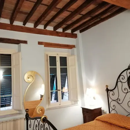 Διαμέρισμα In Lucca\'s Historic Center, Italy