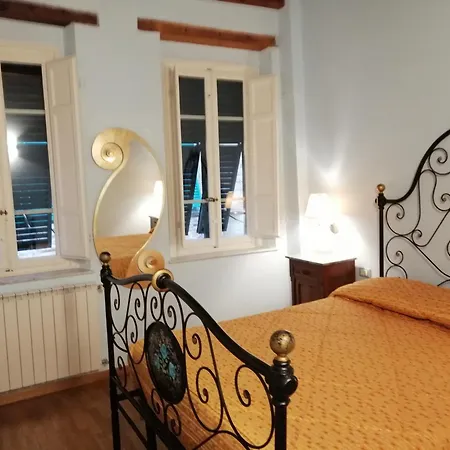 アパート In Lucca\'s Historic Center, Italy ルッカ